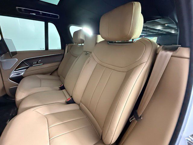 Certified 2025 Land Rover Range Rover Autobiography AWD/4WD image 19