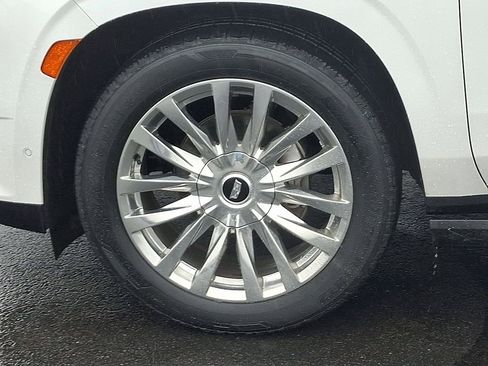 Used 2022 Cadillac Escalade Premium Luxury w/ Performance Package image 8