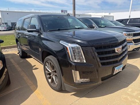 Used 2020 Cadillac Escalade ESV Luxury w/ Escalade Sport Edition AWD/4WD image 2