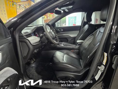 Used 2023 Jeep Compass Latitude AWD/4WD image 7