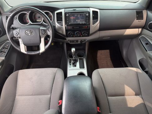Used 2015 Toyota Tacoma PreRunner w/ SR5 Package RWD image 7