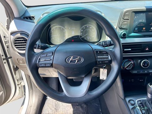 Used 2020 Hyundai Kona SE image 11