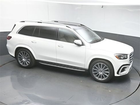 New 2026 Mercedes-Benz GLS 450 4MATIC image 42