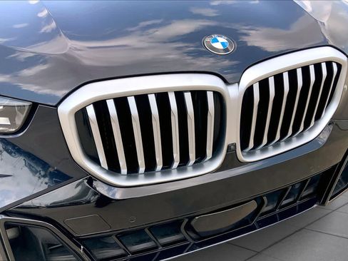 Used 2025 BMW X5 sDrive40i w/ M Sport Package RWD image 29