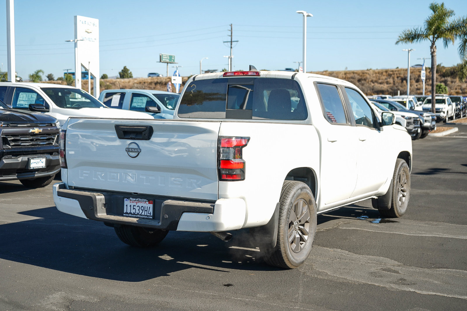 Used 2025 Nissan Frontier SV RWD image 4