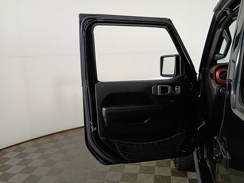 Used 2018 Jeep Wrangler Unlimited Rubicon w/ Dual Top Group image 17