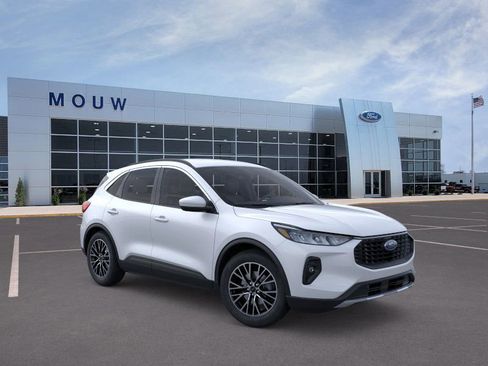 New 2025 Ford Escape SE image 7