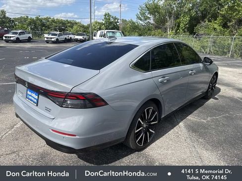Used 2025 Honda Accord Touring image 4