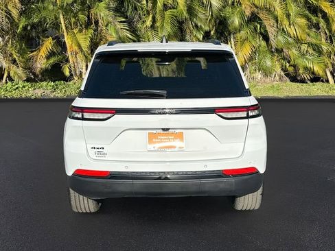 Used 2024 Jeep Grand Cherokee Altitude image 6