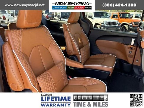 New 2026 Chrysler Pacifica Pinnacle image 14