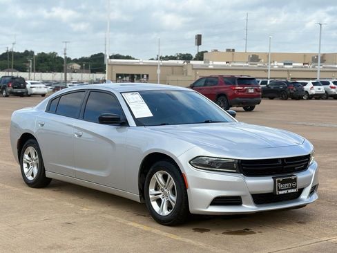 Used 2023 Dodge Charger SXT RWD image 6