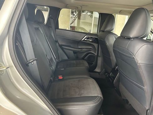 Used 2024 Mitsubishi Outlander SE FWD image 28