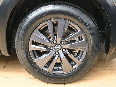 Used 2022 Nissan Pathfinder SV FWD image 19