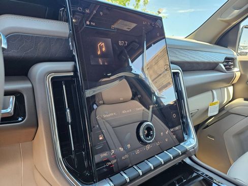 New 2026 GMC Yukon Denali AWD/4WD image 18