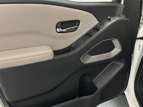 New 2025 Nissan Frontier SV image 14