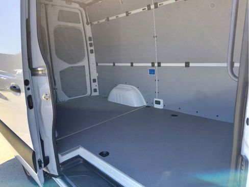 Used 2024 Mercedes-Benz Sprinter 2500 image 15