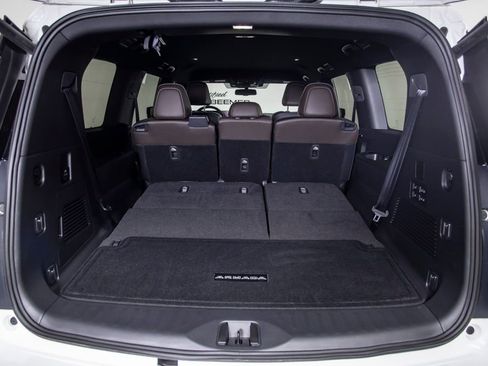 Used 2025 Nissan Armada SL RWD image 17