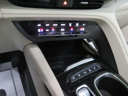 Used 2023 Buick Envision Avenir image 13