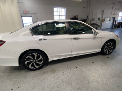 Used 2016 Honda Accord EX-L image 12
