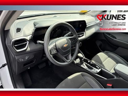 Used 2025 Chevrolet TrailBlazer LT FWD image 17