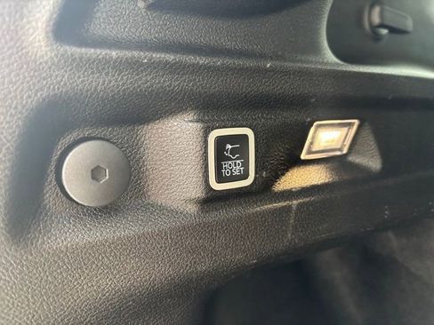 Used 2022 Jeep Grand Cherokee L Limited image 21