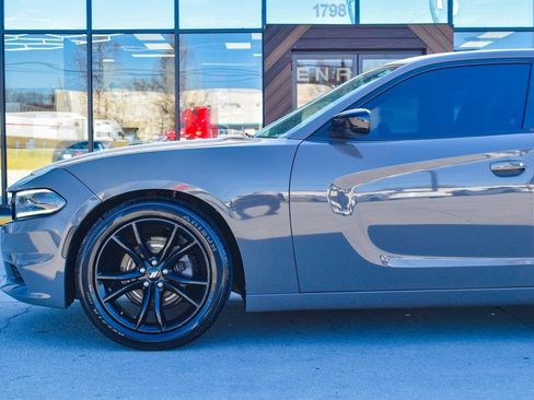Used 2018 Dodge Charger SXT w/ Blacktop Package image 27