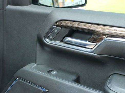 Used 2023 Chevrolet Silverado 1500 LT Trail Boss w/ LPO, Dark Essentials Package image 11