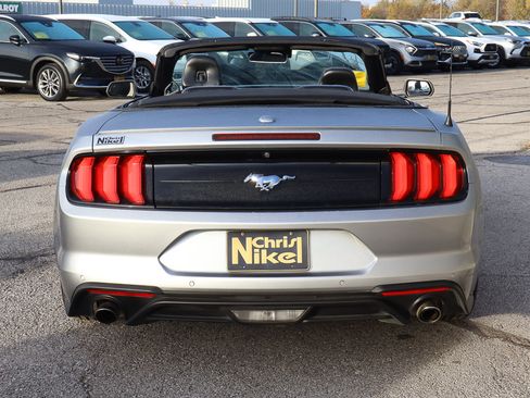 Used 2022 Ford Mustang Premium image 5
