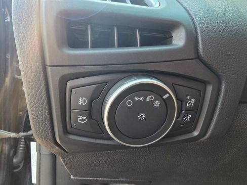 Used 2018 Ford Focus Titanium FWD image 18