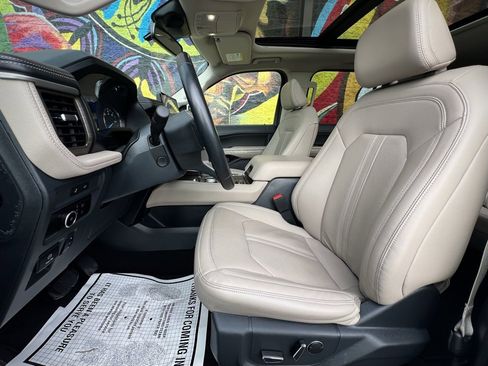 Used 2024 Ford Expedition Max Limited image 18