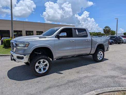 Used 2019 RAM 1500 Laramie w/ Off Road Group AWD/4WD image 8