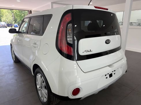 Used 2019 Kia Soul + FWD image 5