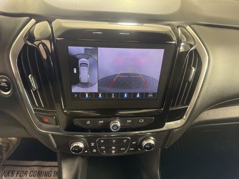 Used 2021 Chevrolet Traverse LT w/ LT Premium Package image 29