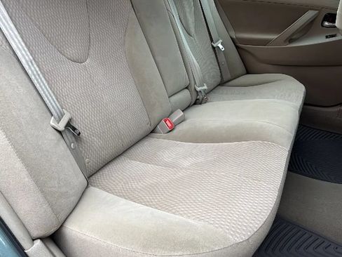 Used 2010 Toyota Camry LE FWD image 27