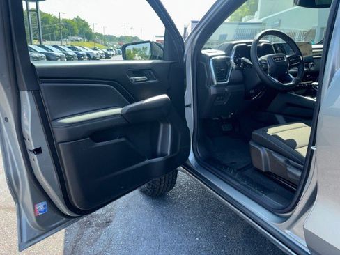 New 2026 GMC Canyon Elevation w/ Convenience Package RWD image 9