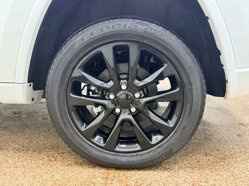 Used 2022 Jeep Grand Cherokee Laredo X image 26