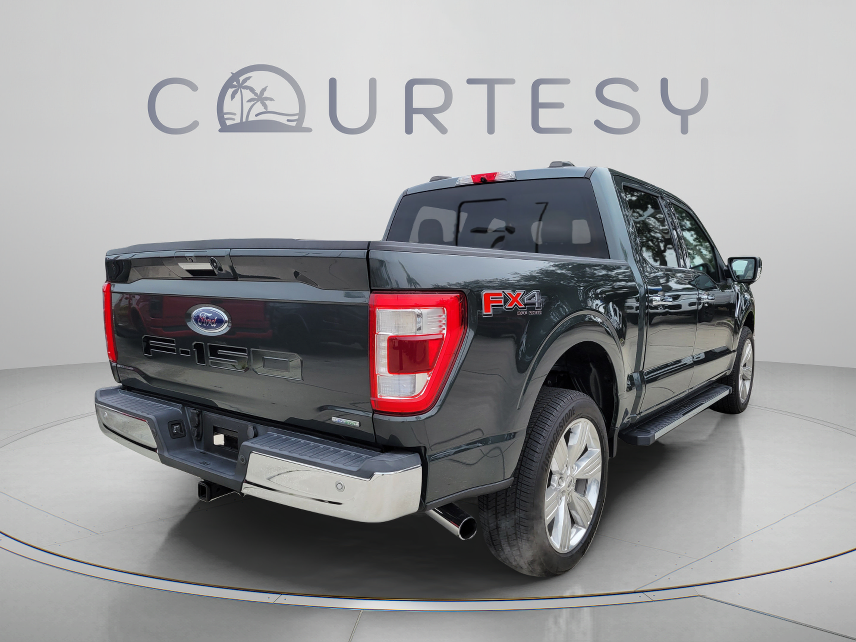 Used 2021 Ford F150 Lariat w/ Equipment Group 502A High AWD/4WD image 3