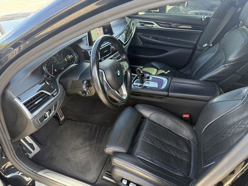 Used 2019 BMW 740i w/ Executive Package image 9