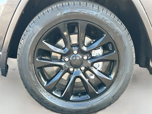 Used 2020 Jeep Grand Cherokee Altitude image 31