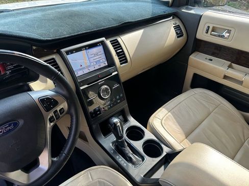 Used 2017 Ford Flex Limited image 17