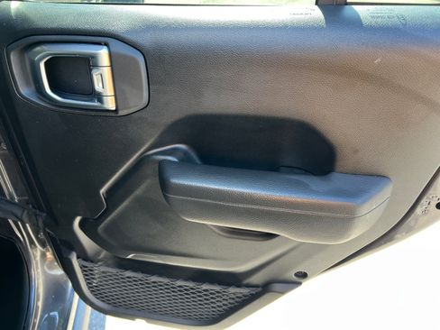 Used 2025 Jeep Wrangler Unlimited Rubicon 4xe w/ Convenience Group image 16