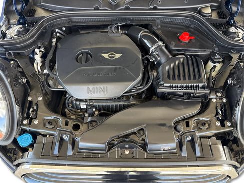 Used 2018 MINI Cooper 4-Door Hardtop FWD image 11