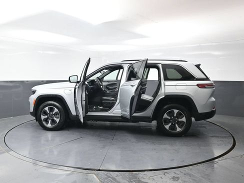 Used 2024 Jeep Grand Cherokee Limited 4xe AWD/4WD image 61