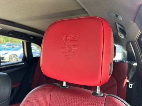 Certified 2023 Porsche Macan image 23