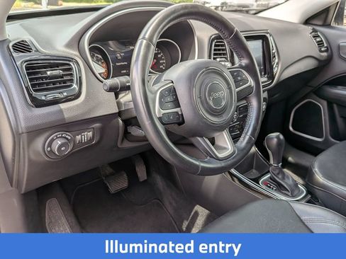 Used 2019 Jeep Compass Latitude FWD image 34