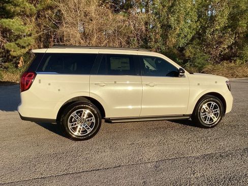New 2025 Ford Expedition Active image 4