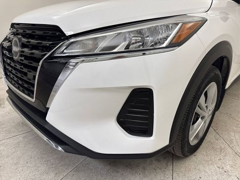 Used 2022 Nissan Kicks S image 12