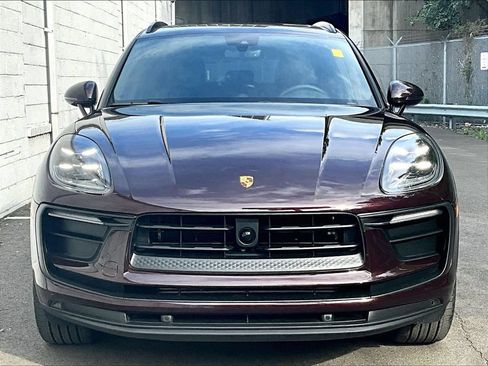 Certified 2023 Porsche Macan AWD/4WD image 8