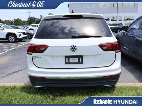 Used 2020 Volkswagen Tiguan SE w/ Panoramic Sunroof Package FWD image 19