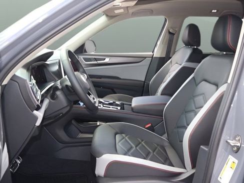 New 2026 Volkswagen Atlas Peak Edition AWD/4WD image 12